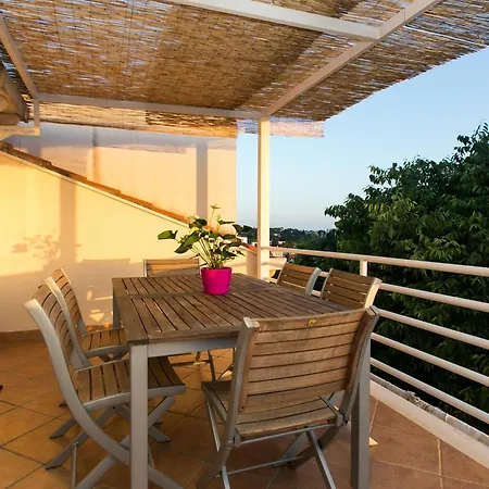 Marlo - Two-bedroom With Balcony Floor Lägenhet