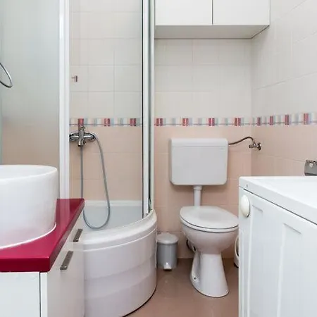 Marlo - Two-bedroom With Balcony Floor *