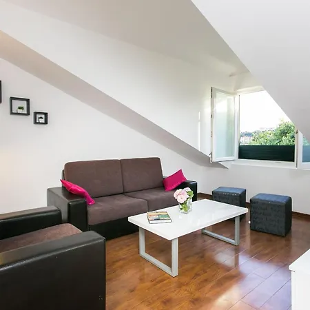 Lägenhet Marlo - Two-bedroom With Balcony Floor
