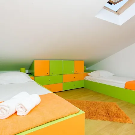 Marlo - Two-bedroom With Balcony Floor *