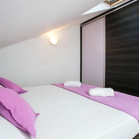Marlo - Two-bedroom With Balcony Floor *