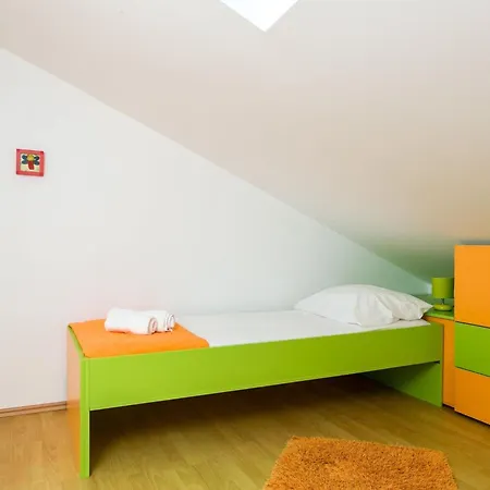 Marlo - Two-bedroom With Balcony Floor *