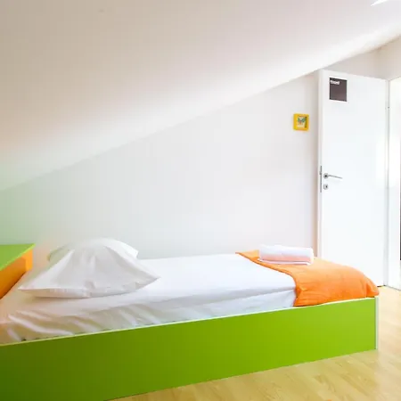 Marlo - Two-bedroom With Balcony Floor Apartment