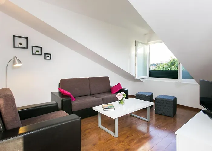 Apartment Marlo - Two-bedroom With Balcony Floor