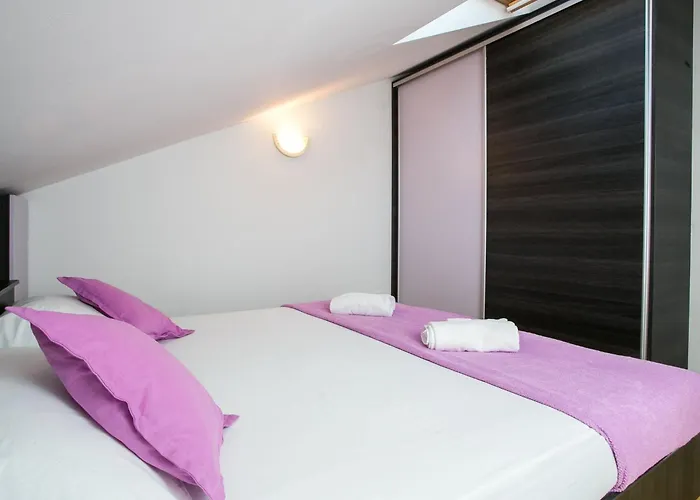 Marlo - Two-bedroom With Balcony Floor *