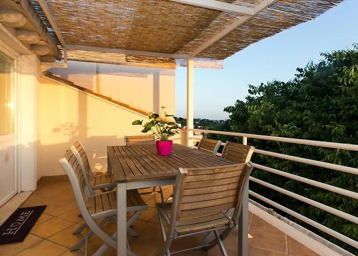 Marlo - Two-bedroom With Balcony Floor Apartment