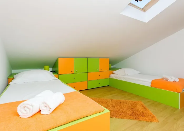 Marlo - Two-bedroom With Balcony Floor *