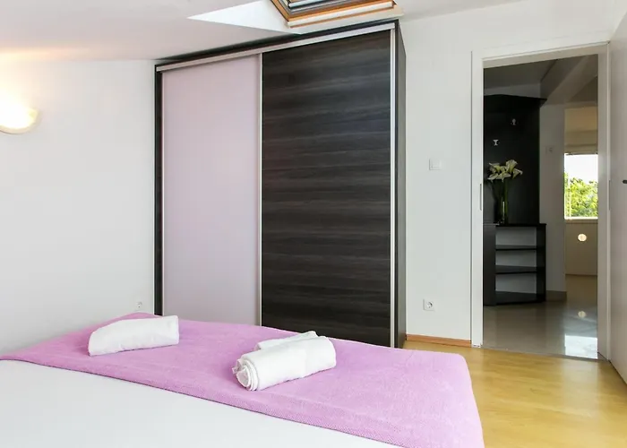 Marlo - Two-bedroom With Balcony Floor Apartment Dubrovnik