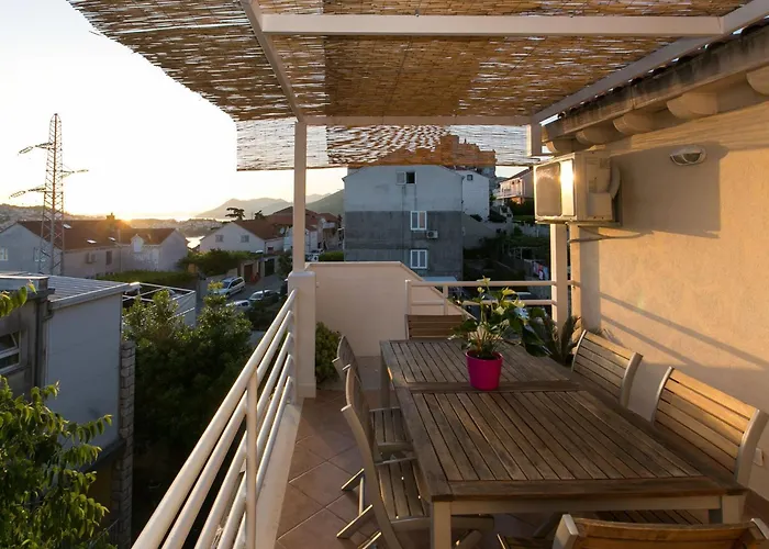 Marlo - Two-bedroom With Balcony Floor Apartment Dubrovnik