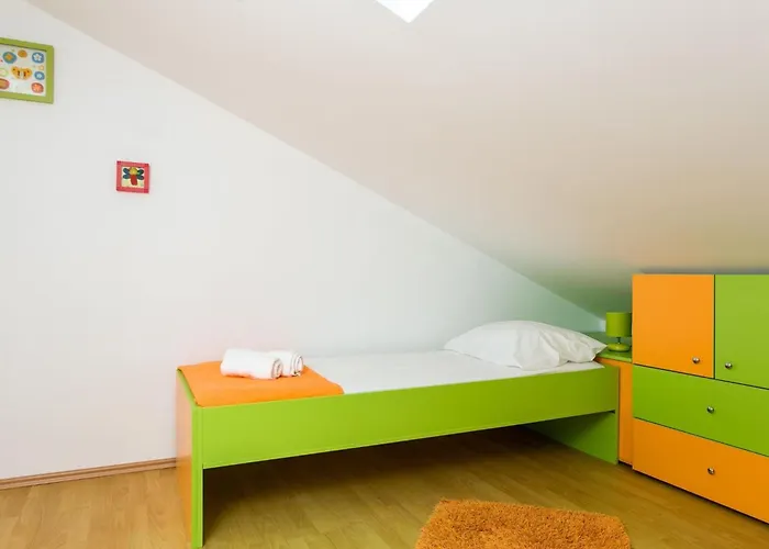 Marlo - Two-bedroom With Balcony Floor *