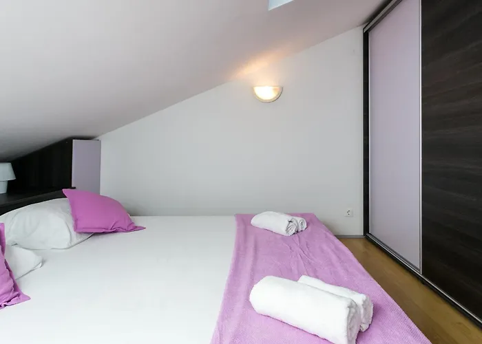 Marlo - Two-bedroom With Balcony Floor
